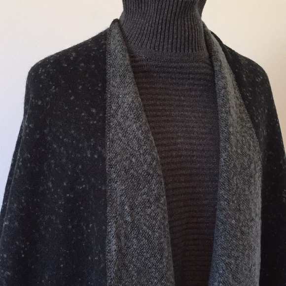 Guess Reversible Striped Blanket Scarf - Picture 6 of 9